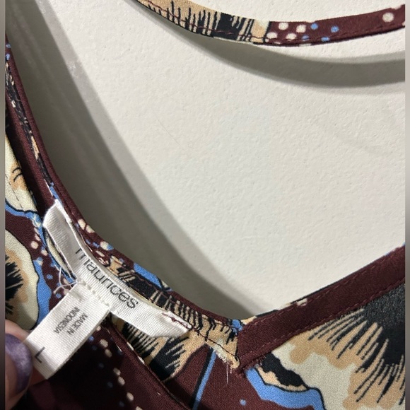 Maurices Women's floral sleeveless lightweight tank top - Picture 3 of 3